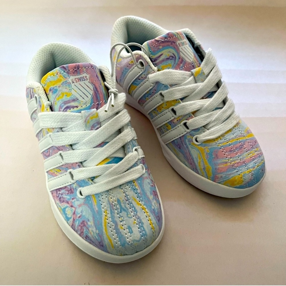 KSwiss NWOT Court Pro Blue and Pink Sneakers Vibrant Low-Top Athletic Shoes